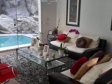 VENTA  CASA  DE TRES PISOS EN SOL DE  LA MOLINA CON PISCINA - EN CONDOMINIO DE 5 CASAS