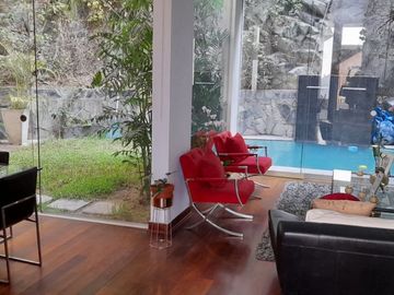 VENTA  CASA  DE TRES PISOS EN SOL DE  LA MOLINA CON PISCINA - EN CONDOMINIO DE 5 CASAS