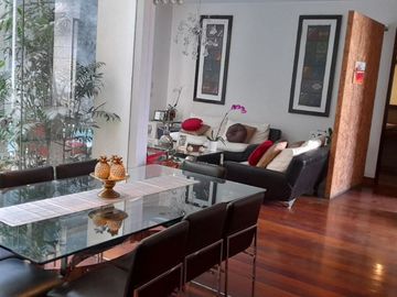 VENTA  CASA  DE TRES PISOS EN SOL DE  LA MOLINA CON PISCINA - EN CONDOMINIO DE 5 CASAS