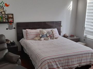 VENTA  CASA  DE TRES PISOS EN SOL DE  LA MOLINA CON PISCINA - EN CONDOMINIO DE 5 CASAS