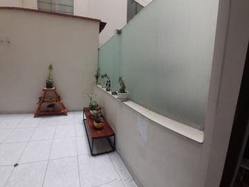 VENTA DEPARTAMENTO EN PRIMER PISO CON DOBLE TERRAZA EN MAGDALENA