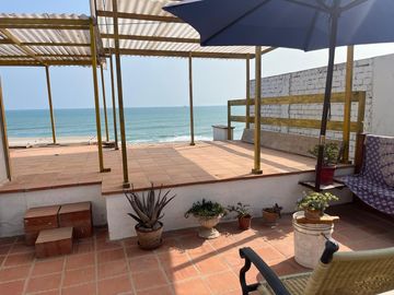 VENTA O ALQUILER CASA  DE PLAYA DE TRES PISOS EN PLAYA LOS PULPOS LURIN