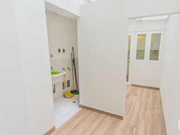 VENTA DEPARTAMENTO  EN PRIMER PISO ELEVADO EN TAMBO DE MONTERRRICO CON 2 COCHERAS