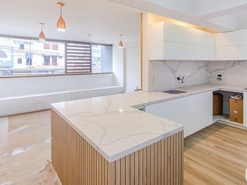 VENTA DEPARTAMENTO  EN PRIMER PISO ELEVADO EN TAMBO DE MONTERRRICO CON 2 COCHERAS