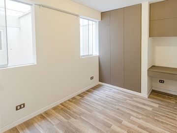 VENTA DEPARTAMENTO  EN PRIMER PISO ELEVADO EN TAMBO DE MONTERRRICO CON 2 COCHERAS