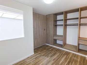 VENTA DEPARTAMENTO  EN PRIMER PISO ELEVADO EN TAMBO DE MONTERRRICO CON 2 COCHERAS