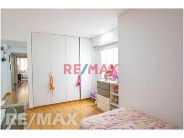 Amplio Y Exclusivo Triplex Semi Amoblado Cerca Al Malecón De Miraflores Y Parque Kennedy