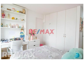 Amplio Y Exclusivo Triplex Semi Amoblado Cerca Al Malecón De Miraflores Y Parque Kennedy