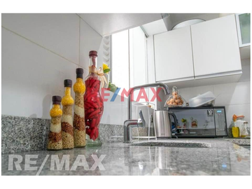 Amplio Y Exclusivo Triplex Semi Amoblado Cerca Al Malecón De Miraflores Y Parque Kennedy