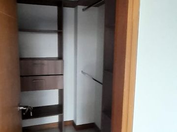 SE RENTA APARTA ESTUDIO,RIONEGRO,URB PIETRASANTA PH