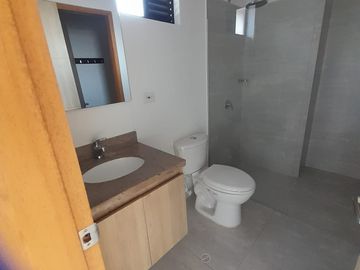 SE RENTA CASA, RIONEGRO,PIETRASANTA CAMPESTRE PH