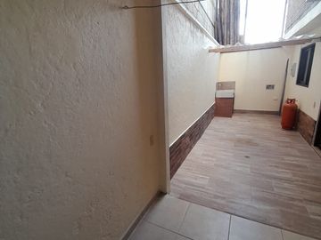 SE RENTA CASA,RIONEGRO,SAN ANTONIO