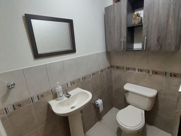 SE RENTA CASA,RIONEGRO,SAN ANTONIO