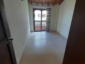 SE RENTA CASA,RIONEGRO,SAN ANTONIO