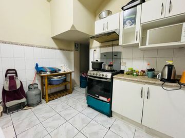 ¡OCASIÓN! BONITA CASA DE 3 PISOS EN QUINTA