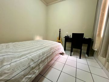 ¡OCASIÓN! BONITA CASA DE 3 PISOS EN QUINTA