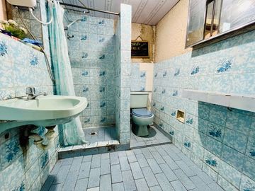 ¡OCASIÓN! BONITA CASA DE 3 PISOS EN QUINTA