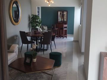 Casa en venta en Fracc. Nuevo Villa Verde con Habitacion o estudio en Planta Baja.