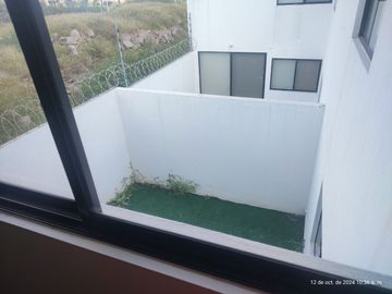 Casa en venta en Fracc. Nuevo Villa Verde con Habitacion o estudio en Planta Baja.