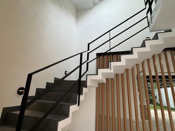 Casa en venta con alberca Paloma de la paz.