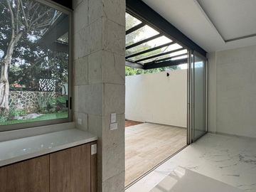 Casa en venta con alberca Paloma de la paz.