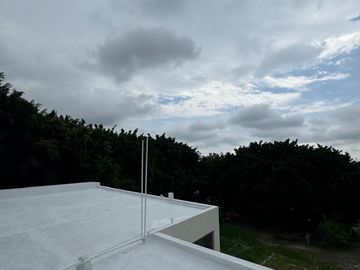 Casa en venta con alberca Paloma de la paz.
