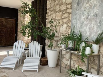 SE VENDE CASA RESIDENCIA EN EL CAMPANARIO QUERÉTARO CON ALBERCA FRENTE A PARQUE CON LAGOS
