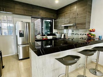 Casa en venta con alberca y seguridad