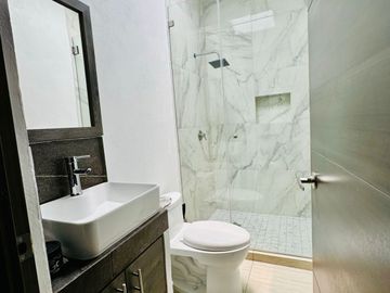 Casa en venta con alberca y seguridad