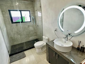 Casa en venta con alberca y seguridad