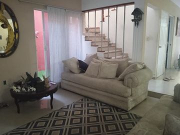 CASA EN VENTA CON EXCELENTE UBICACIÓN, EN FRACC. JARDÍNES DE VIRGINIA, BOCA DEL RÍO , VERACRUZ.