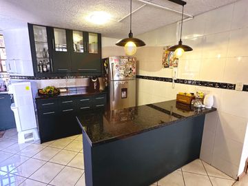 CASA INDEPENDIENTE DE VENTA TUMBACO, TOLA CHICA