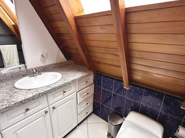 CASA INDEPENDIENTE DE VENTA TUMBACO, TOLA CHICA