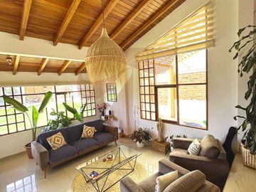 CASA INDEPENDIENTE DE VENTA TUMBACO, TOLA CHICA