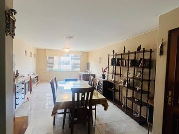 VENTA AMPLIO DEPARTAMENTO EN LAS GARDENIAS - SURCO