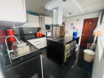 VENTA AMPLIO DEPARTAMENTO EN LAS GARDENIAS - SURCO