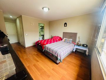 VENTA AMPLIO DEPARTAMENTO EN LAS GARDENIAS - SURCO
