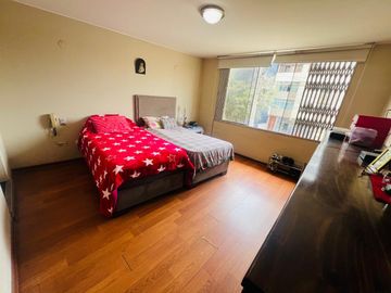 VENTA AMPLIO DEPARTAMENTO EN LAS GARDENIAS - SURCO