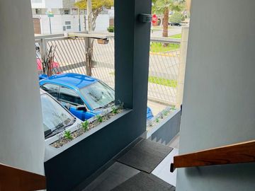 VENTA AMPLIO DEPARTAMENTO EN LAS GARDENIAS - SURCO
