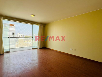 Se Vende Iluminado Depa Con Balcon Tipo Duplex Con Azotea Libre (Aires) Bonita Vista Y Zona Segura