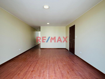Se Vende Iluminado Depa Con Balcon Tipo Duplex Con Azotea Libre (Aires) Bonita Vista Y Zona Segura