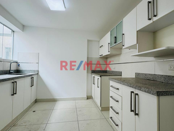 Se Vende Iluminado Depa Con Balcon Tipo Duplex Con Azotea Libre (Aires) Bonita Vista Y Zona Segura