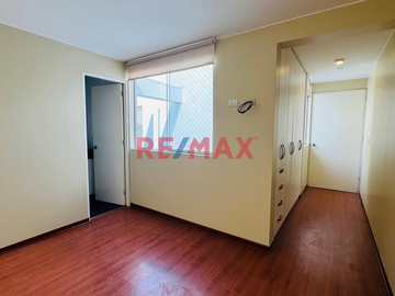 Se Vende Iluminado Depa Con Balcon Tipo Duplex Con Azotea Libre (Aires) Bonita Vista Y Zona Segura