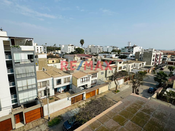 Se Vende Iluminado Depa Con Balcon Tipo Duplex Con Azotea Libre (Aires) Bonita Vista Y Zona Segura