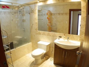 Venta de Casa Rentera, en El Sector de La Gonzales Suarez