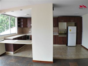 Venta de Casa Rentera, en El Sector de La Gonzales Suarez