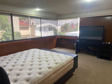 CASA EN VENTA SATELITE CON 270 M2 DE JARDIN