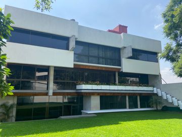 CASA EN VENTA SATELITE CON 270 M2 DE JARDIN