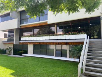 CASA EN VENTA SATELITE CON 270 M2 DE JARDIN