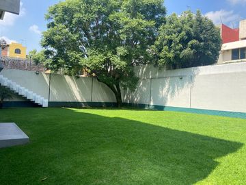 CASA EN VENTA SATELITE CON 270 M2 DE JARDIN